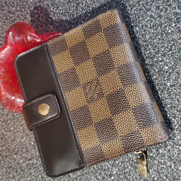 Louis Vuitton Damier Ebone Comact Wallet - Picture 13 of 14